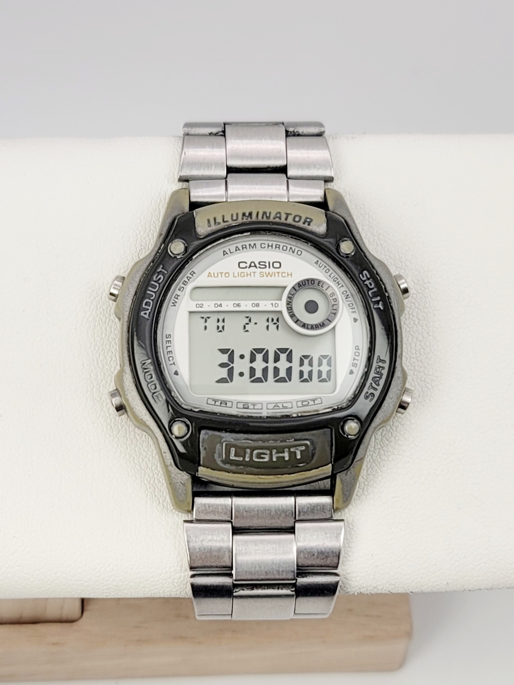 Casio W-94H Illuminator Digital Watch Module 1950 Auto Light Alarm Chrono